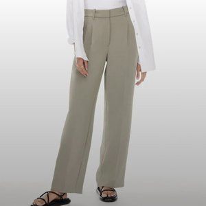 NWT Aritzia Effortless Pants,  Basalt Grey, size 6